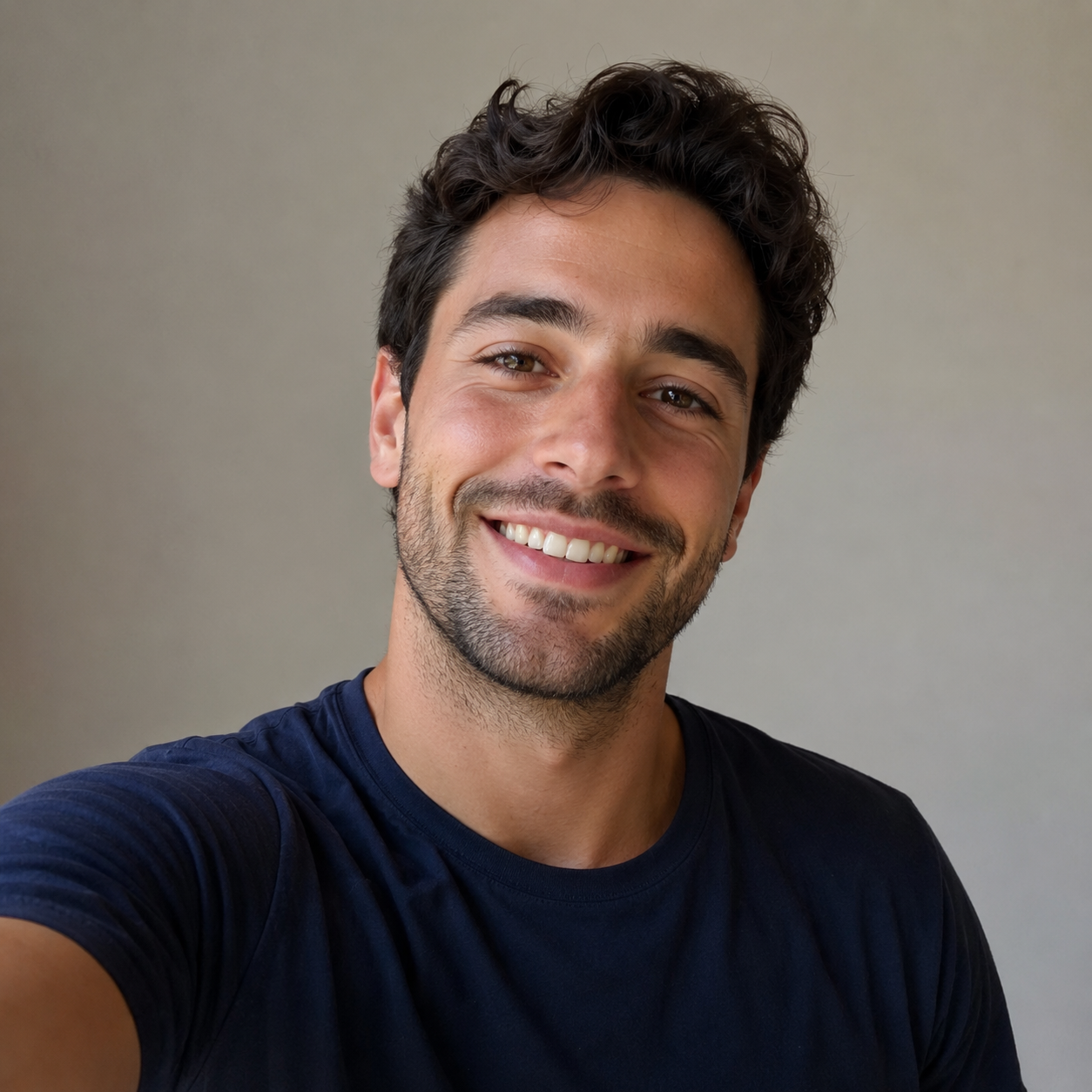 <em><strong>Javier </strong></em> D.